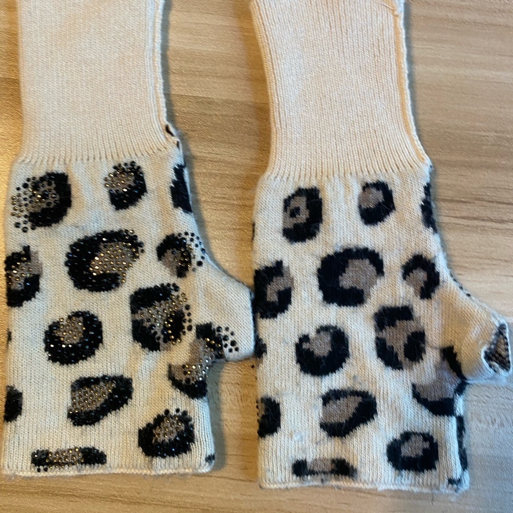 Nwot Bari Lynn Leopard Animal Print Fingerless Gloves Mittens Knit Beige Black - Picture 3 of 5